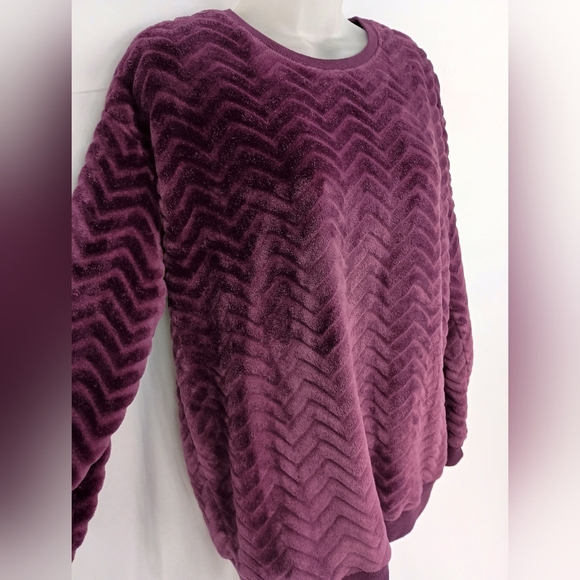 2/$30 FIFTH SUN Plush Purple Chevron Pullover Cozy Warm Sweatshirt (#1,265) - Picture 3 of 7